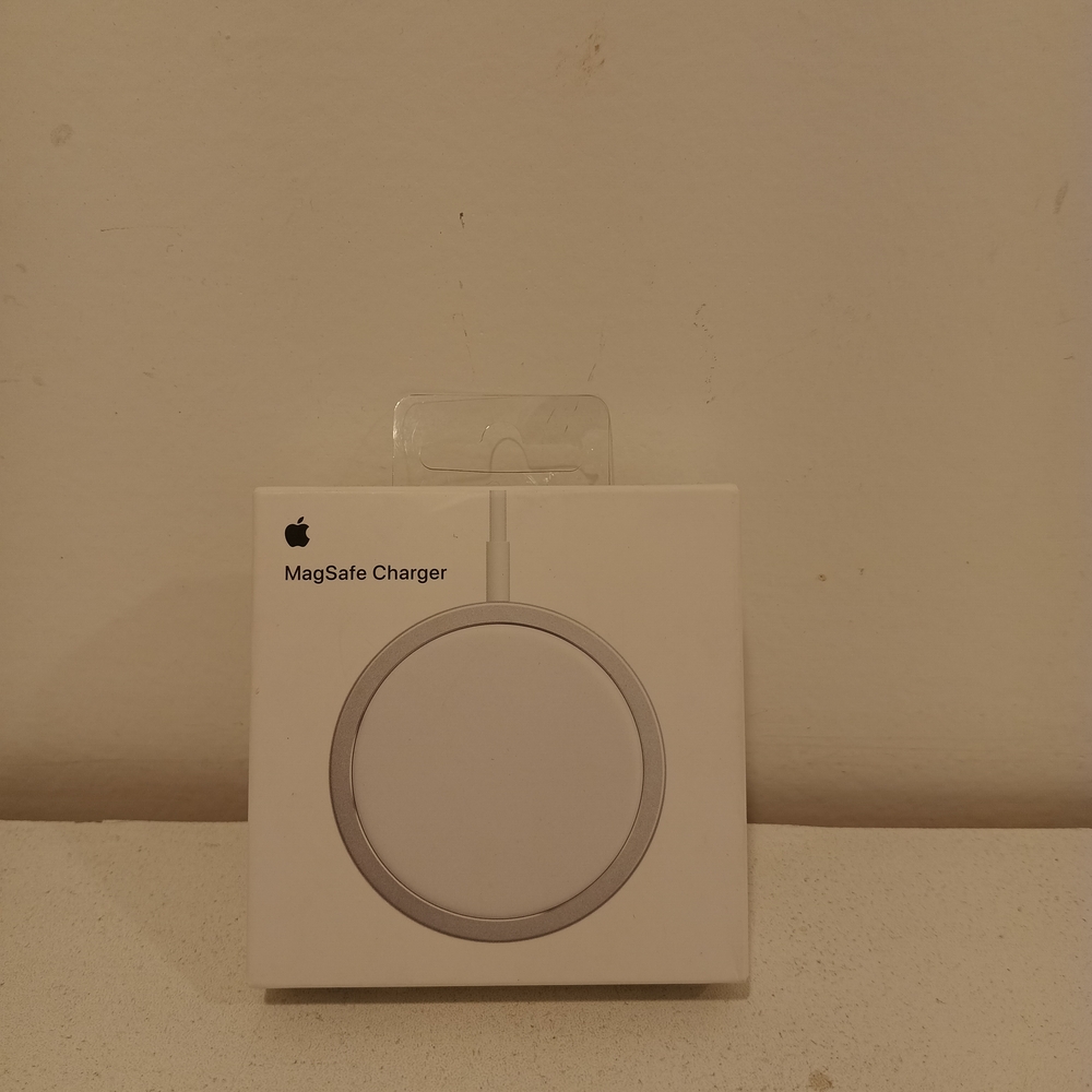 Apple MagSafe Charger with USB-C Port